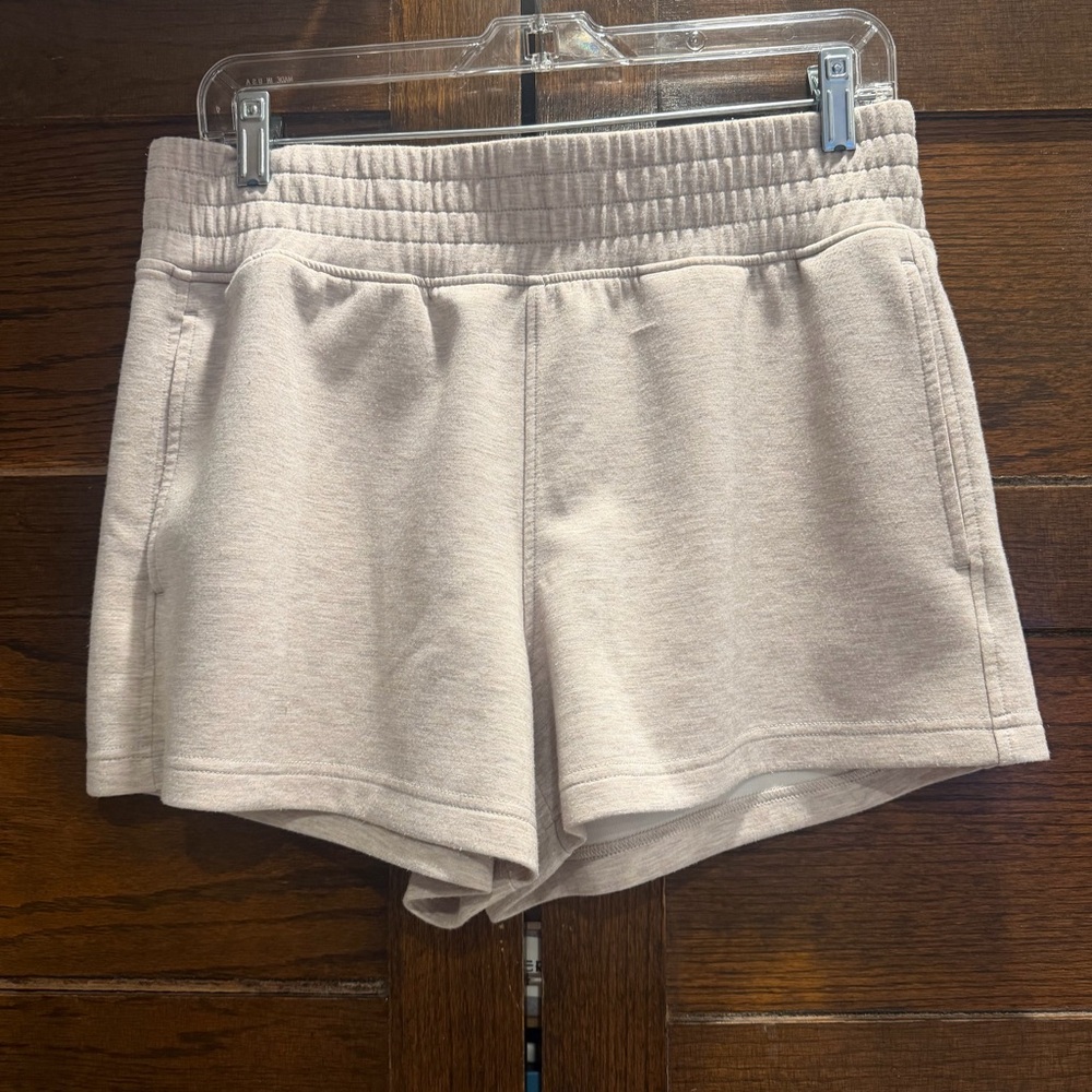 ✅Yogalicious medium light tan Athletic Shorts Sweats pockets lounge soft stretch